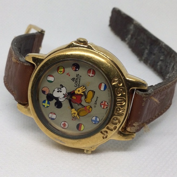 Mouse Watch - LORUS Unique Design with Country Flags - Picture 4 of 5